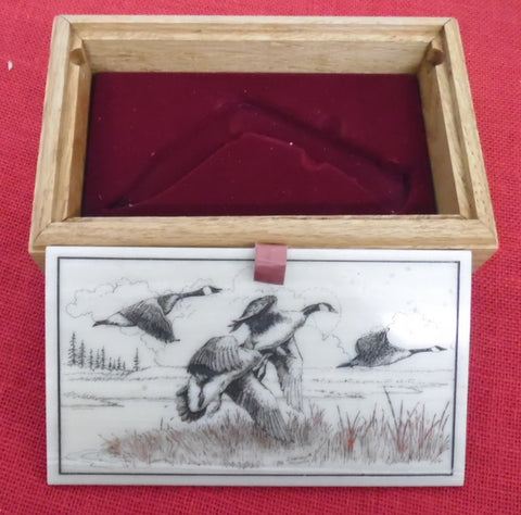 Buck 0110 110 Geese in Flight Marble Top Presentation Display Box ONLY no Knife